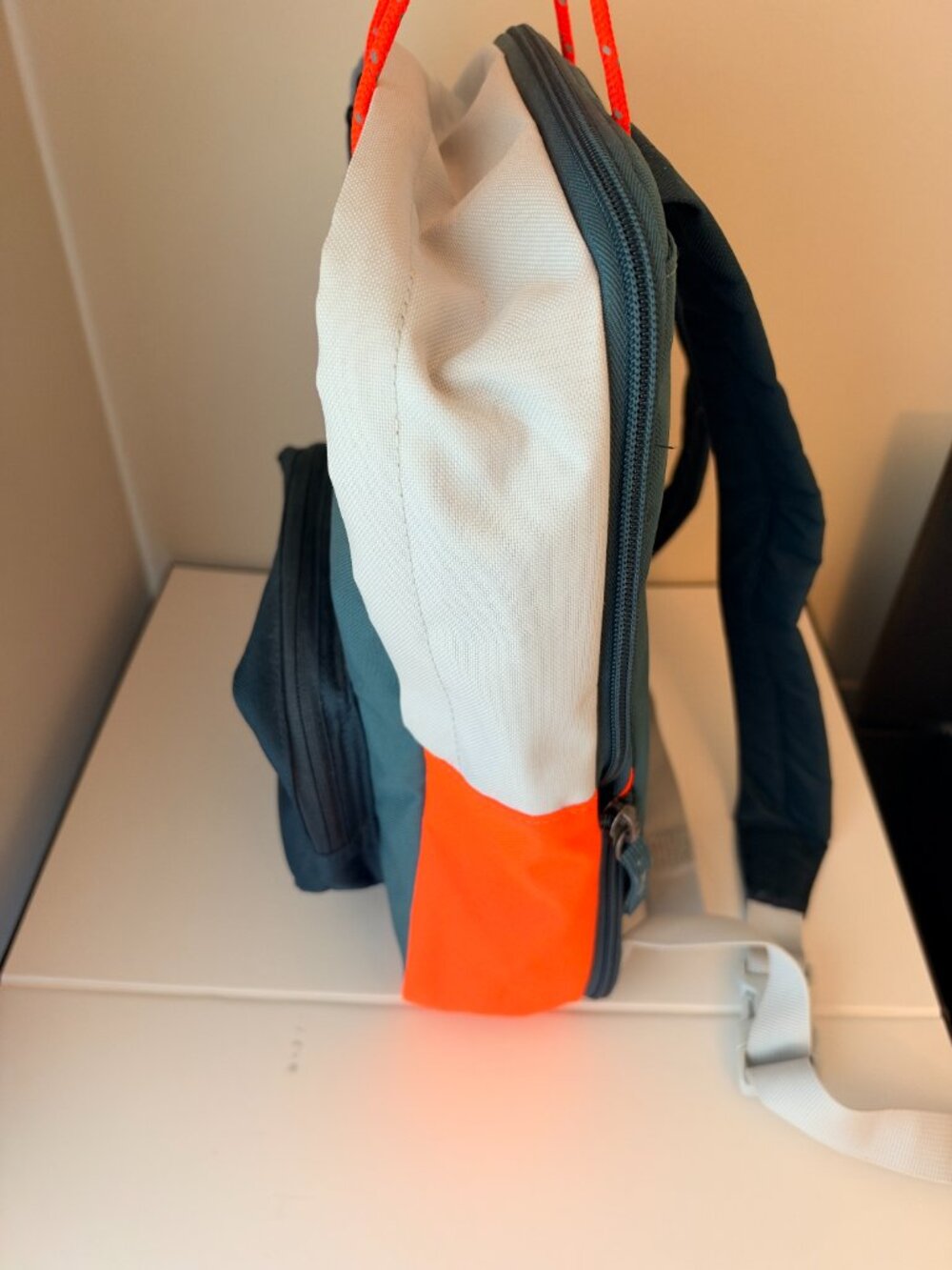 Nike Tanjun Colorblock Backpack - Picture 3 of 12
